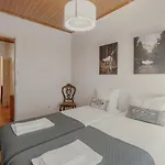 بيت ضيافة Alegria Four - Bedroom House