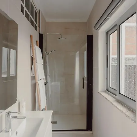 Gasthof Alegria Four - Bedroom House Porto