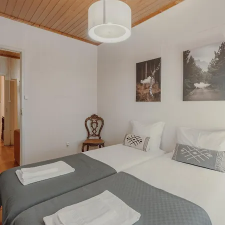 Gasthof Alegria Four - Bedroom House Porto
