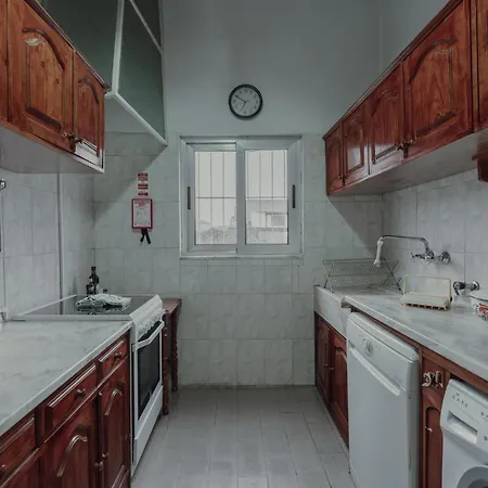 Alegria Four - Bedroom House Porto