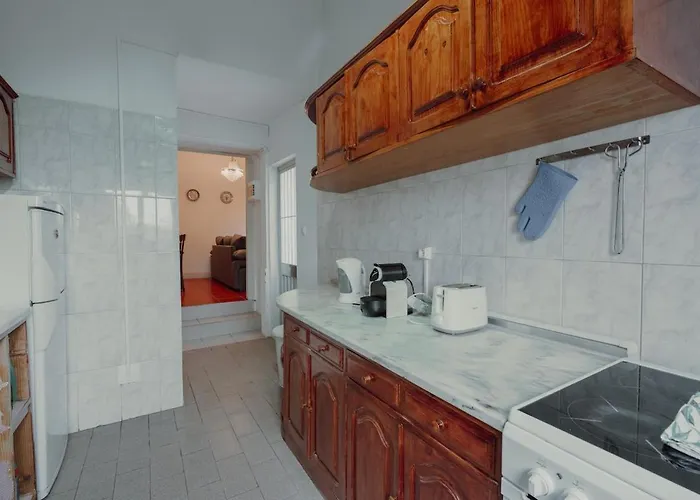 Alegria Four - Bedroom House Casa de hóspedes Porto