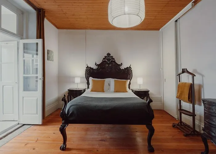 Alegria Four - Bedroom House Porto