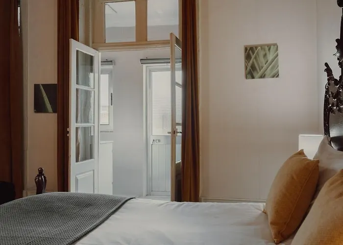 Alegria Four - Bedroom House Casa de hóspedes Porto