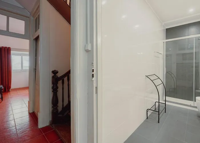 Alegria Four - Bedroom House 3* Oporto