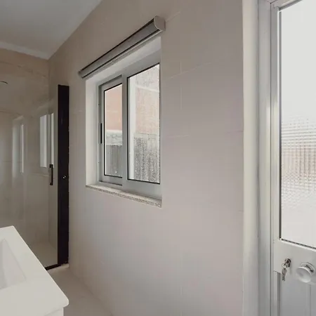 게스트하우스 Alegria Four - Bedroom House 포르투