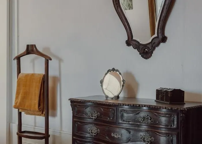 Alegria Four - Bedroom House Vendégház Porto