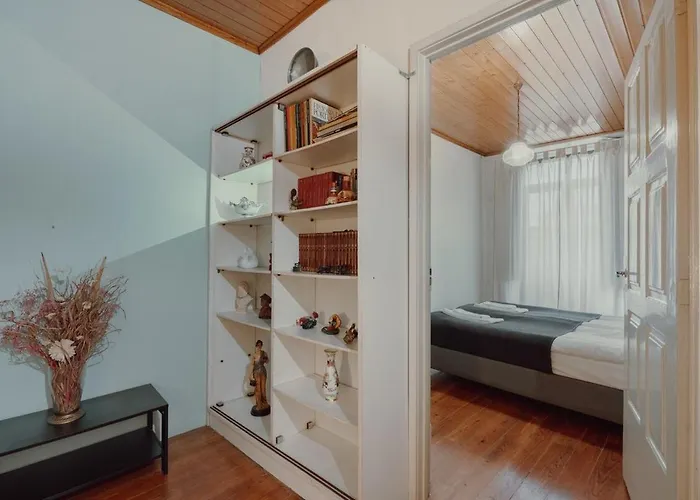 Alegria Four - Bedroom House Vendégház Porto